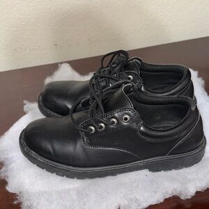 Tredsafe oil and slip resistant shoes